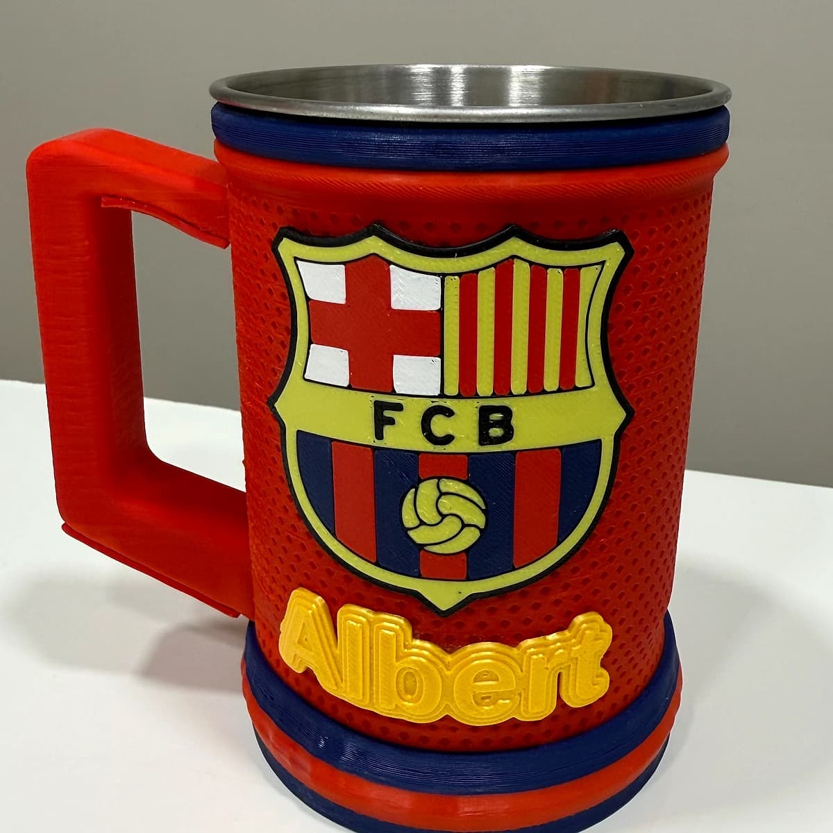 Jarra personalizada con revestimiento exterior modelado en 3D